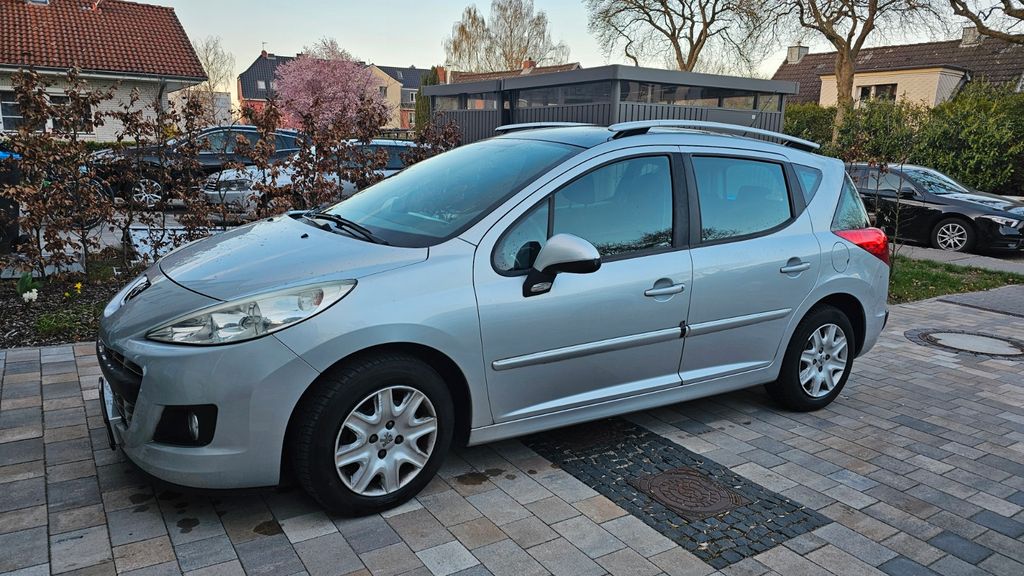 Peugeot 207 102.000 km 3.799 &euro; Lübeck 23554