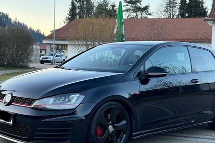 VW Golf 121.000 km 15.500 € Hornberg 78132