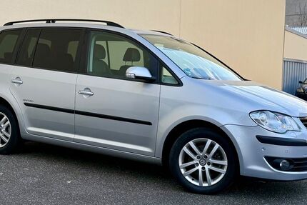 VW Touran 178.521 km 6.990 &euro; Hamburg 20537