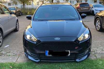 Ford Focus 123.885 km 17.200 € Bremen 28327