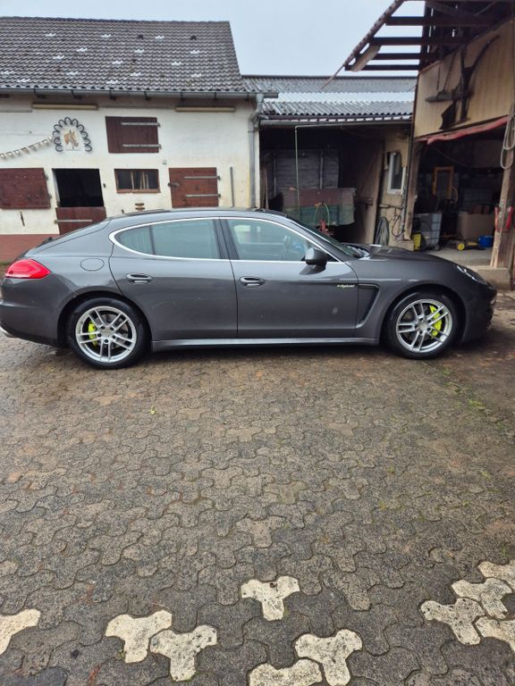 Porsche Panamera 150.000 km 36.500 € Kelkheim 65779