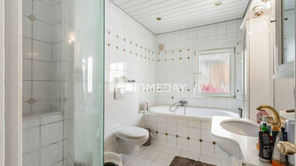 Großzügige 5-Zimmer-Etagenwohnung mit Balkon und Garage in gefragter Lage von Eppstein-Niederjosbach 5 zimmer