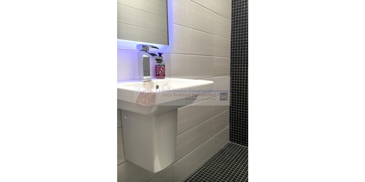 Bungalow mit großem Garten und Garage - provisionsfrei für Käufer - Reihenendhaus Gütersloh | Angebot:26184744