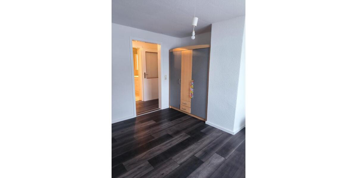 Etagenwohnung Drebach - 3 Zimmer, 63 m&sup2;, 330&euro; | Angebot:24705756