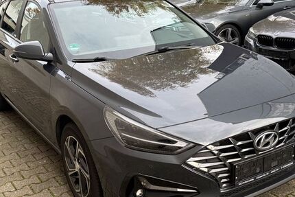 Hyundai i30 124.545 km 14.450 € Mönchengladbach 41063