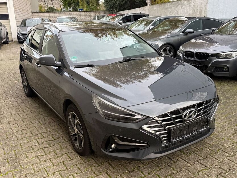 Hyundai i30 124.545 km 14.450 € Mönchengladbach 41063