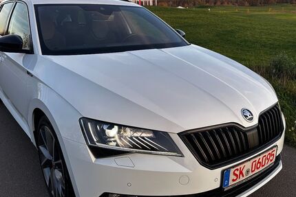 Skoda Superb 175.000 km 16.999 &euro; HALLE 06116