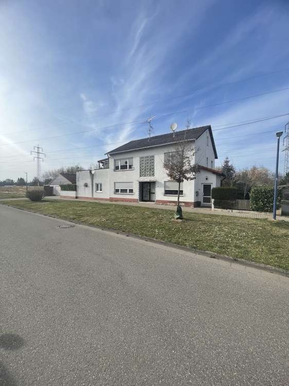 Haus zum Kaufen in Egelsbach 749.000 € 217.31 m²
