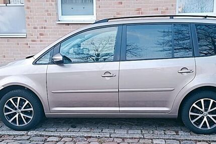VW Touran 137.670 km 8.980 &euro; Buxtehude 21614