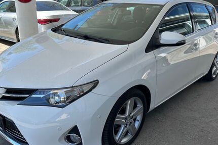 Toyota Auris 117.000 km 9.999 &euro; München 80939