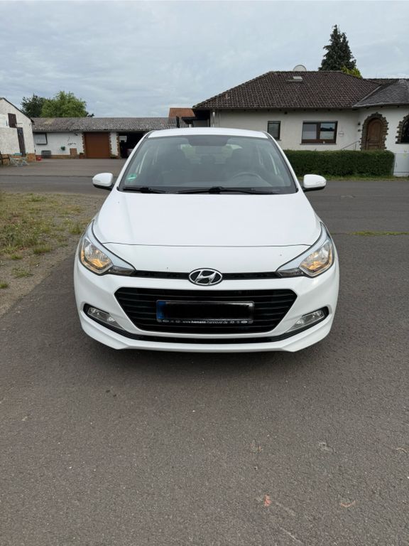 i20