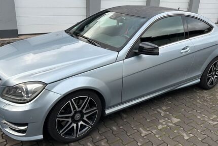 Mercedes-Benz C 250 165.284 km 13.900 € Duisburg 47058