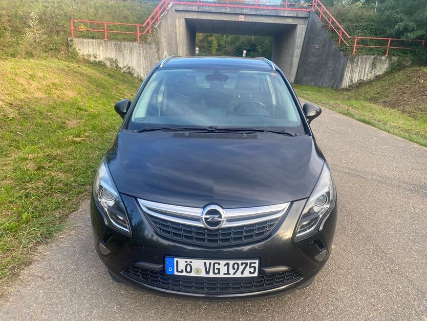 Opel Zafira Tourer 156.000 km 8.200 € Bad Bellingen 79415