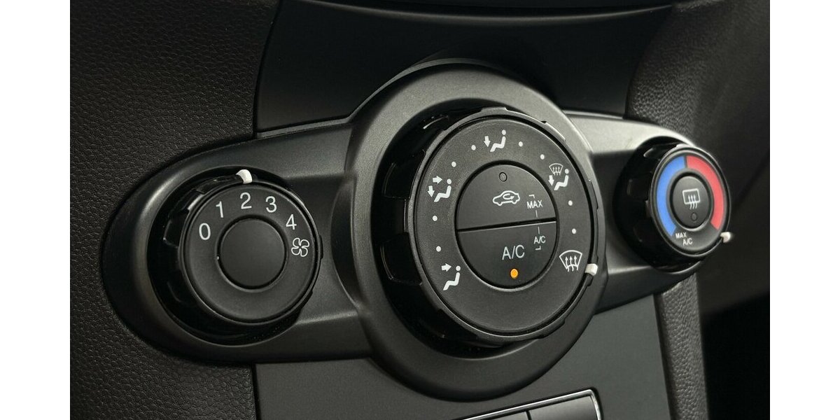 Ford Fiesta Trend 1.5 TDCI KLIMAANLAGE/ISOFIX/EURO6 63.211 km 8.900 &euro; Villingen-Schwenningen 78054