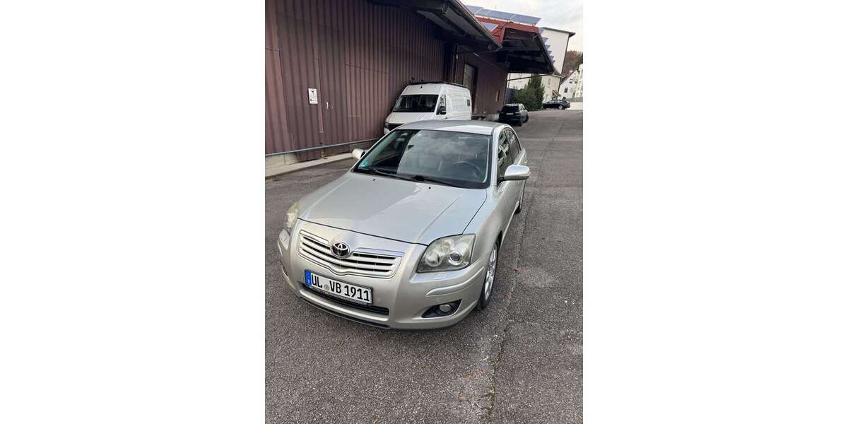 Toyota Avensis 175.000 km 5.900 € Ulm 89079
