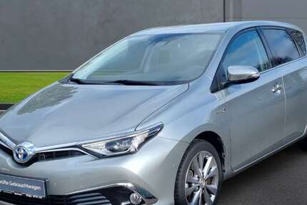 Toyota Auris 77.235 km 15.900 &euro; Wingst 21789