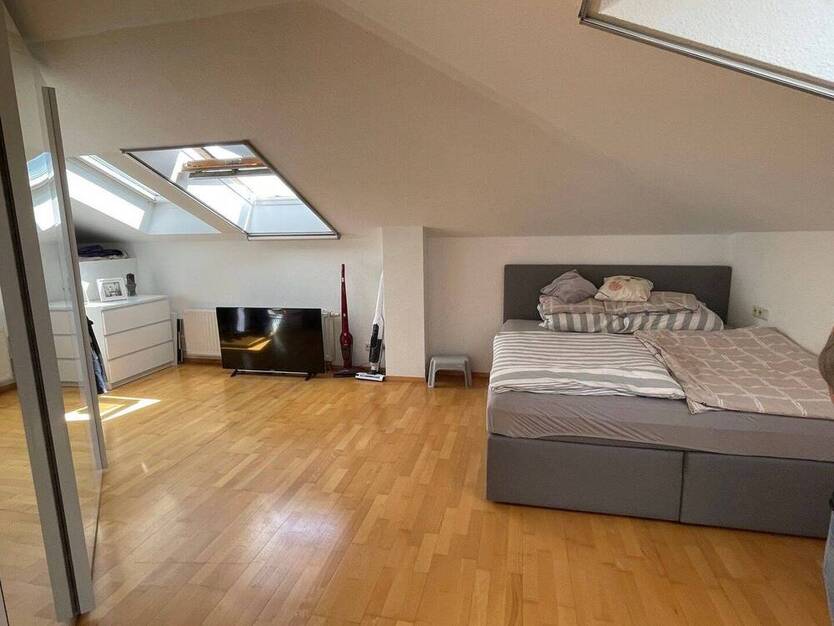 Großzügige Dachgeschoßwohnung