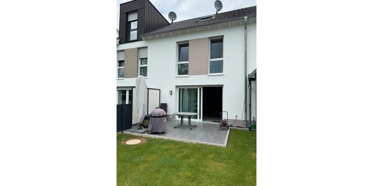 Reihenhaus Bad Endbach - 6 Zimmer, 128 m&sup2;, 1.350&euro; | Angebot:25441079