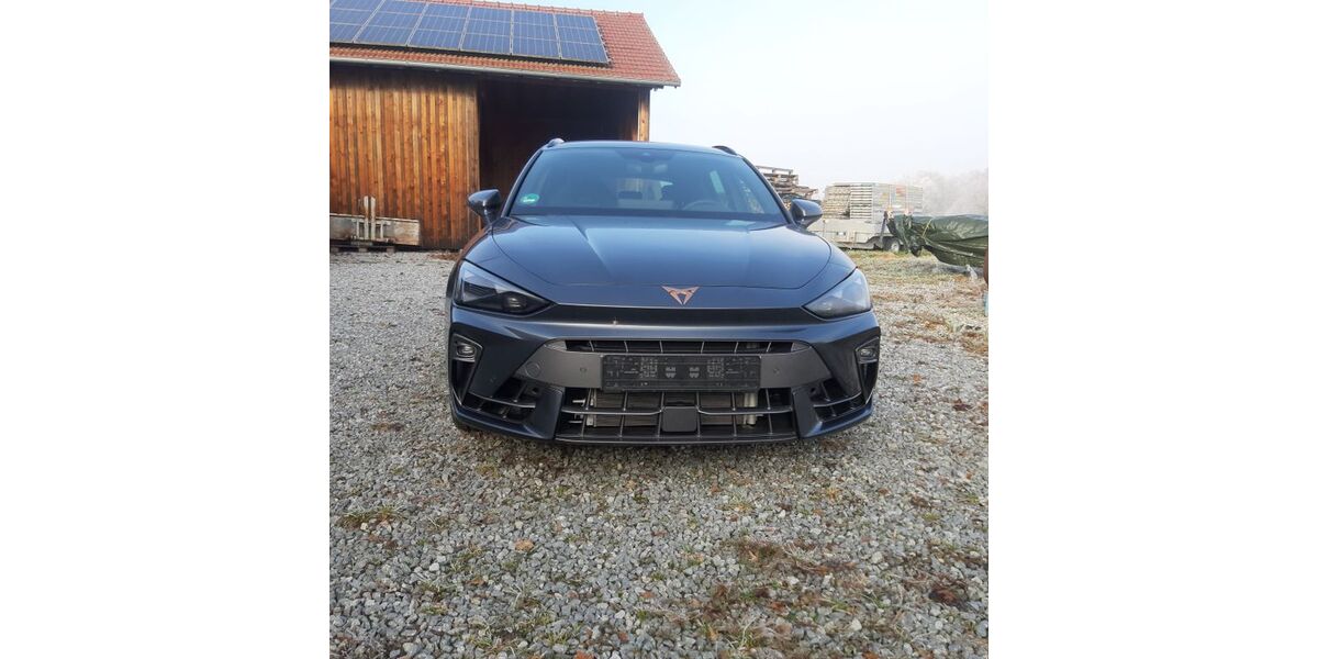 Cupra Leon 4.500 km 34.000 &euro; Vilshofen 94474