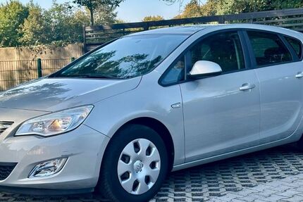 Opel Astra 68.541 km 8.490 &euro; Recklinghausen 45665
