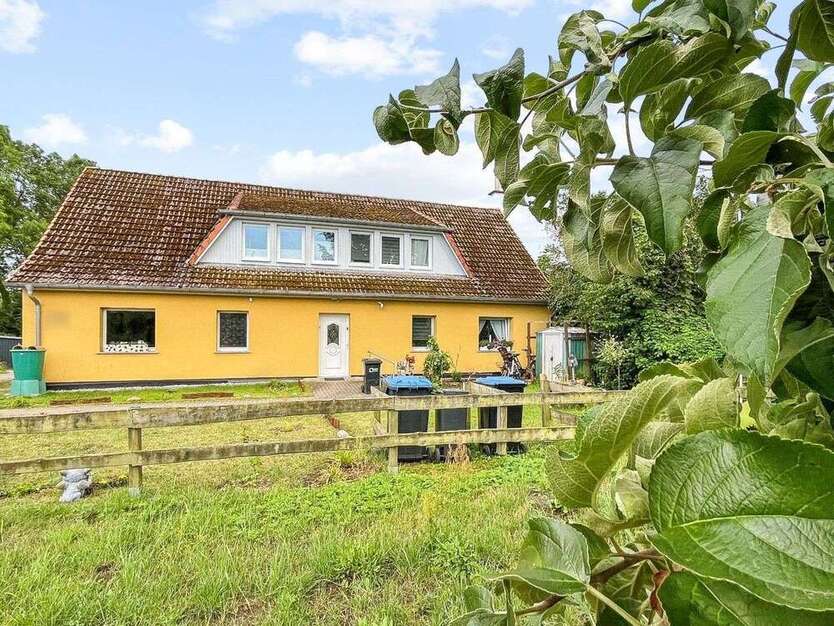 Haus zum Kaufen in Weitenhagen 329.000 € 210 m²