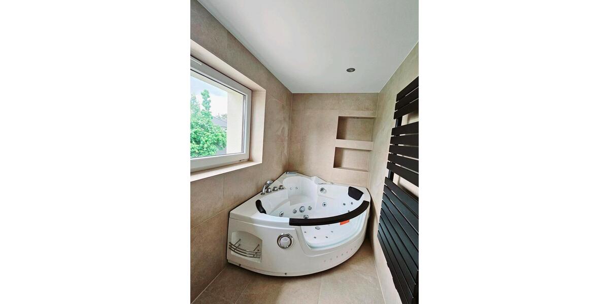 Für 1 Jahr: Haus zu vermieten mit Whirlpool u Außenpool 4 zimmer