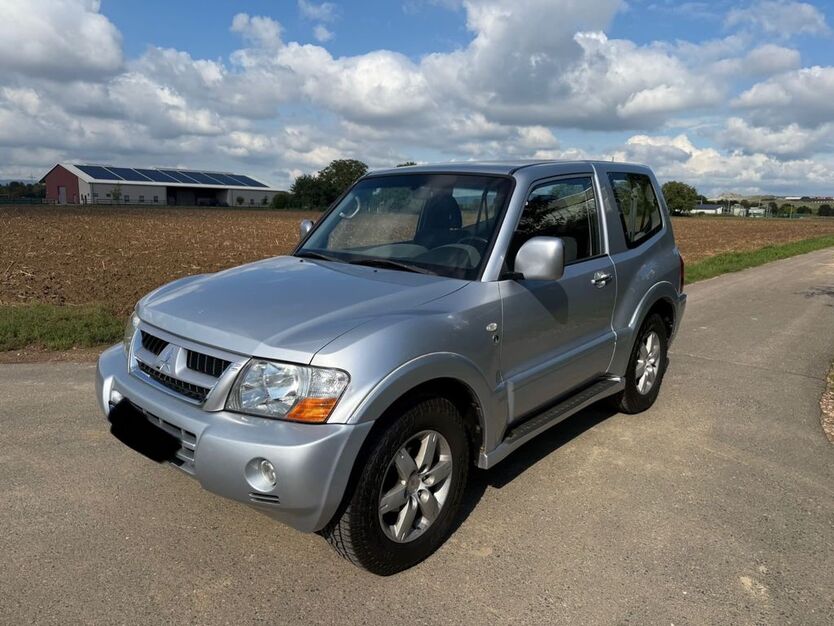Mitsubishi Pajero 172.000 km 11.900 € Wiesbaden 65191
