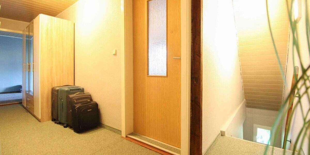 Reihenmittelhaus Calbe - 5 Zimmer, 220 m&sup2;, 113.000&euro; | Angebot:25213018