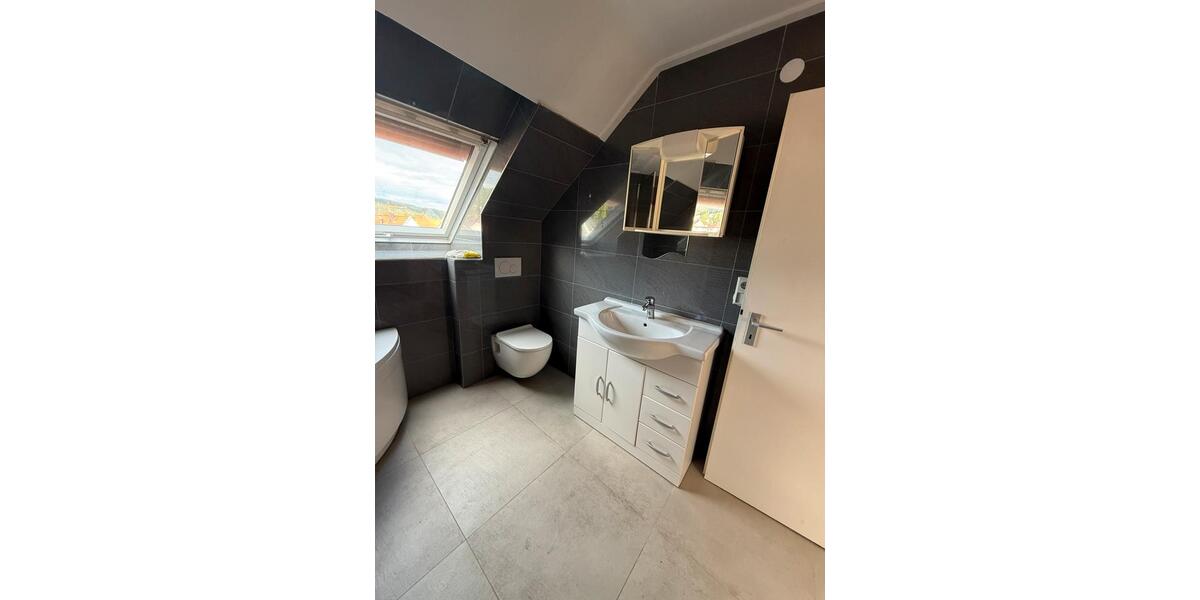 Dachgeschoßwohnung Ofterdingen - 5 Zimmer, 95 m&sup2;, 950&euro; | Angebot:26637754