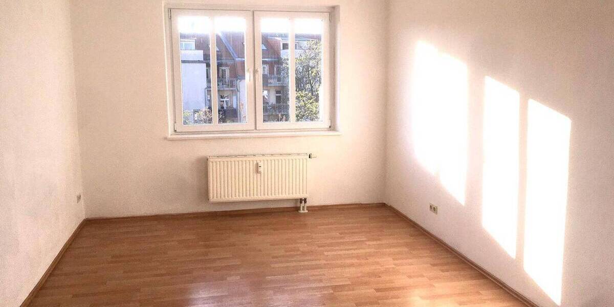 Etagenwohnung Dresden Friedrichstadt - 4 Zimmer, 100 m&sup2;, 757&euro; | Angebot:26343668