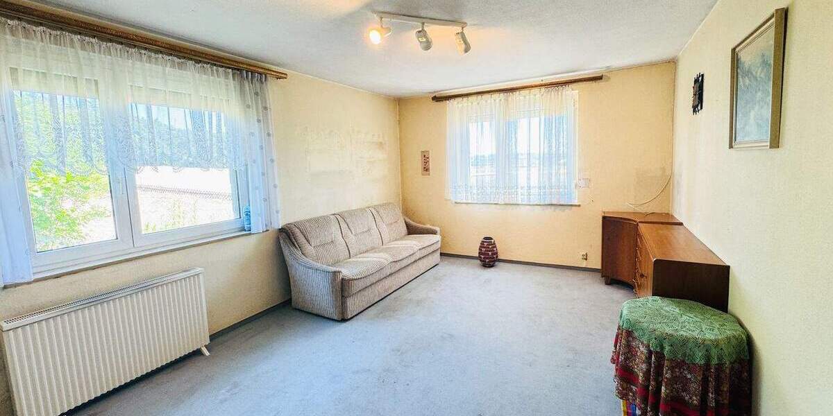 Wohnhaus in ruhiger Ortsrandlage von Sulzbach-Rosenberg zimmer