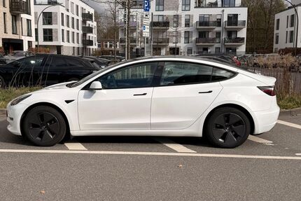 Tesla Model 3 35.312 km 30.900 &euro; Dillingen an der Donau 89407