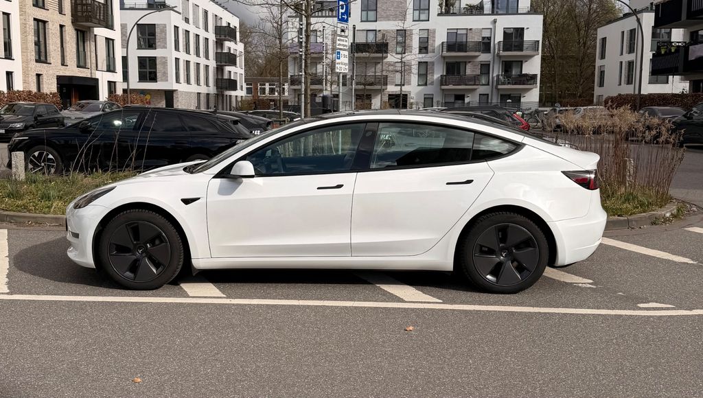 Tesla Model 3 35.312 km 30.900 &euro; Dillingen an der Donau 89407