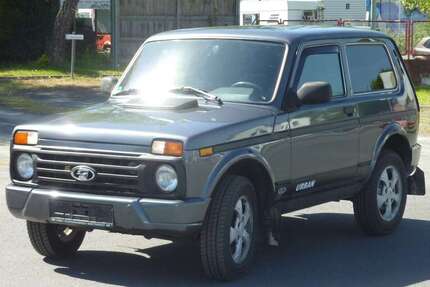 Lada Urban 59.915 km 12.700 &euro; Adelebsen, Flecken 37139