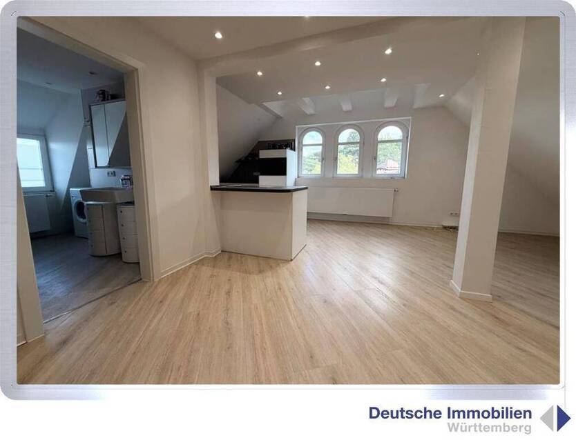 Extravagante 2,5-Zimmer-DG-Mietwohnung (5.+6 DG) in Stuttgart- Süd