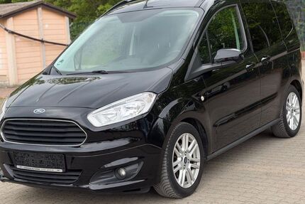 Ford Tourneo Courier 129.000 km 7.900 &euro; Windhausen 37539