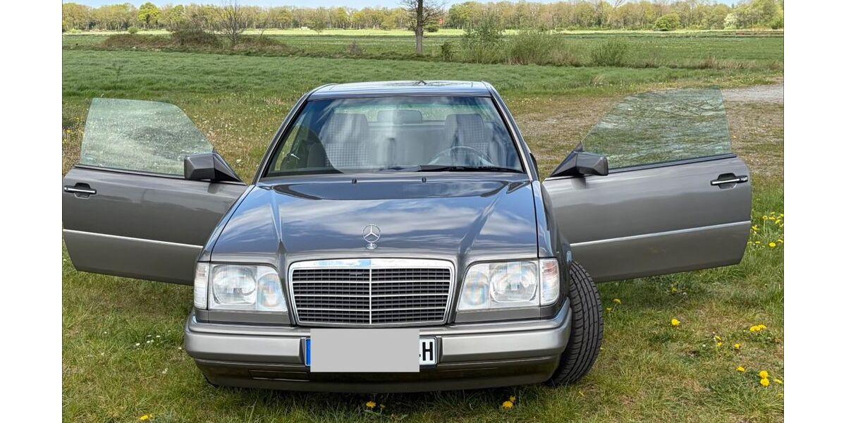 Mercedes-Benz 220 225.900 km 9.000 &euro; Großefehn 26629