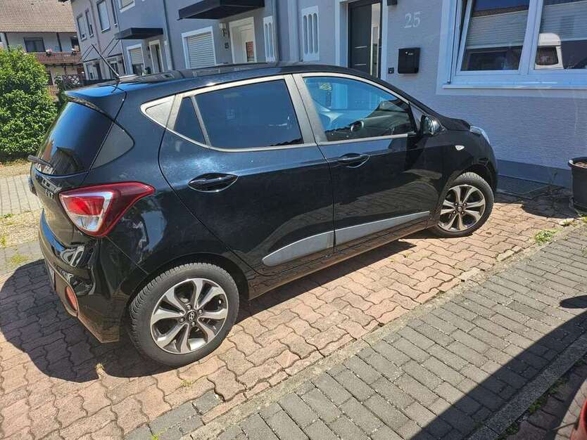 i10