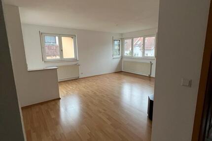 Wohnung Brackenheim - 3.5 Zimmer, 75 m&sup2;, 900&euro; | Angebot:26374892