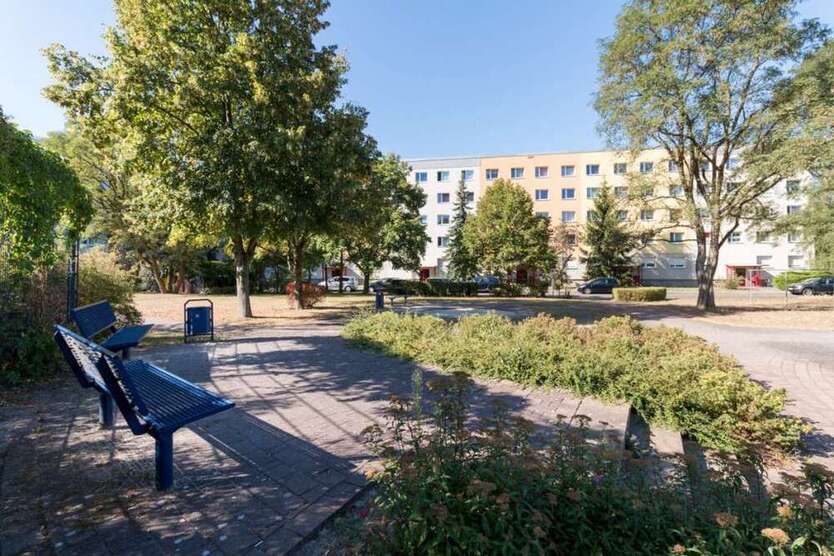 Wohnung zum Mieten in Hoyerswerda 330 € 52.08 m²