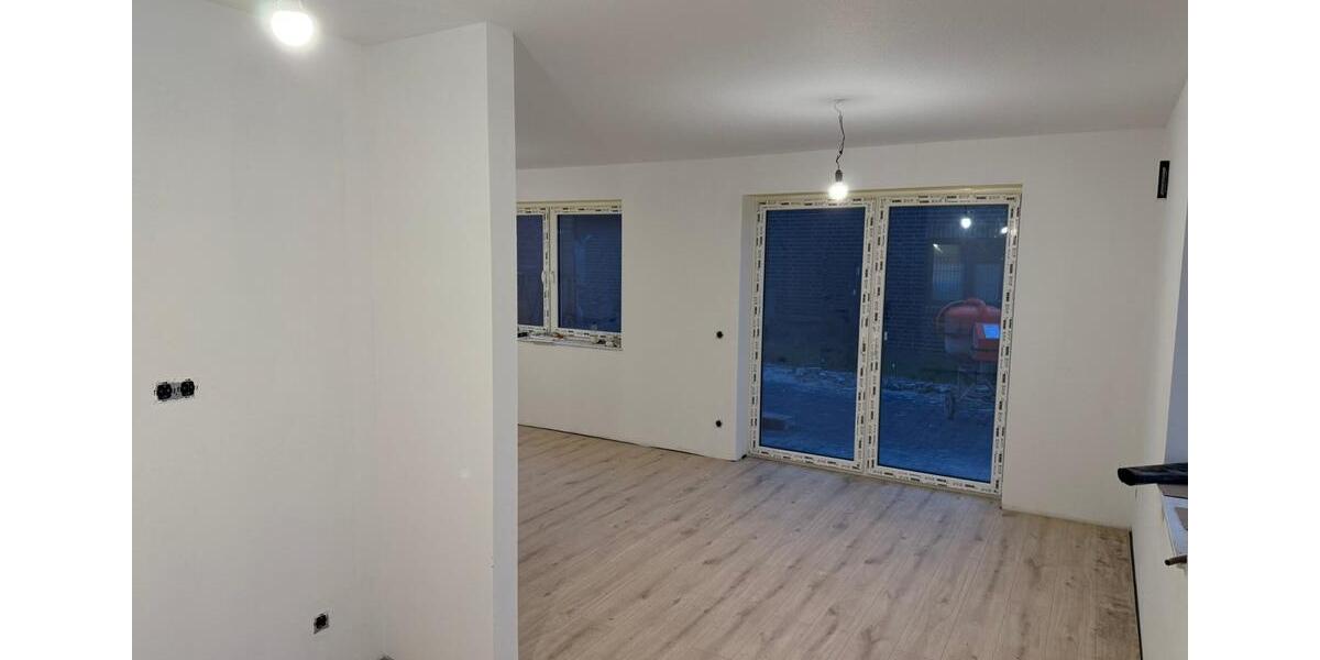 DHH rechts in Bahnhofsnähe Augustfehn Erstbezug 5 zimmer