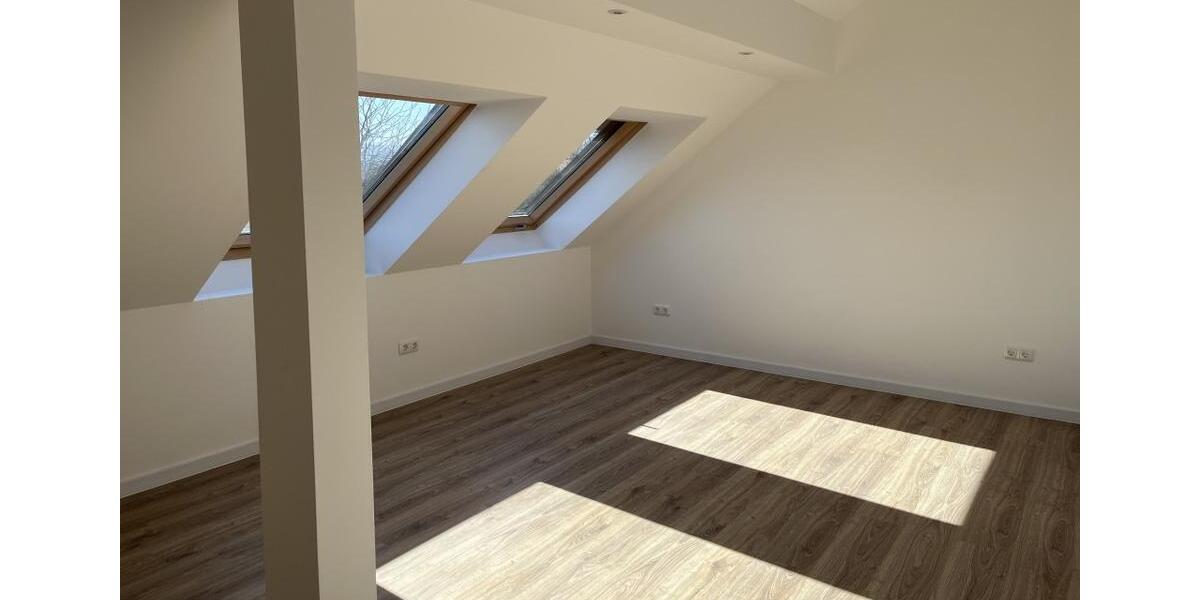 Dachgeschoßwohnung Dresden Cotta - 5 Zimmer, 120 m&sup2;, 1.500&euro; | Angebot:25422970