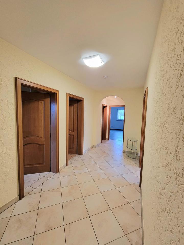 Hochwertige Wohnung mit 2 x Balkon, Kelleranteil und Hauswirtscha