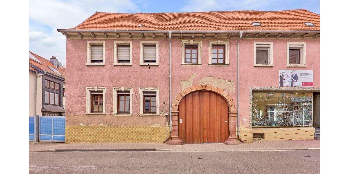 Charmantes Einfamilienhaus - in die Jahre gekommen und sanierungsbedürftig 4 zimmer