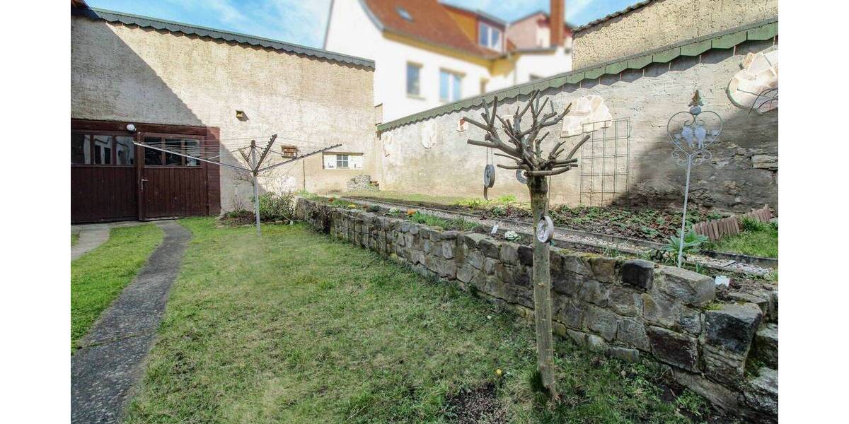 Reihenmittelhaus Calbe - 5 Zimmer, 220 m&sup2;, 99.000&euro; | Angebot:26176324