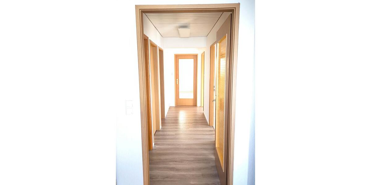 Etagenwohnung Tettnang - 6 Zimmer, 150 m&sup2;, 1.900&euro; | Angebot:26285265