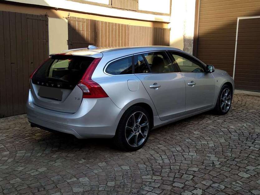 Volvo V60 125.000 km 15.500 € Wöllstein 55597