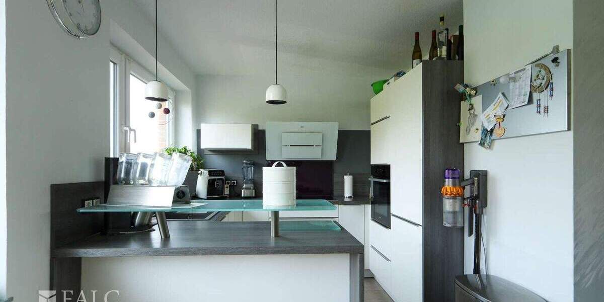 Eigentumswohnung im 4-Parteienhaus 5 zimmer