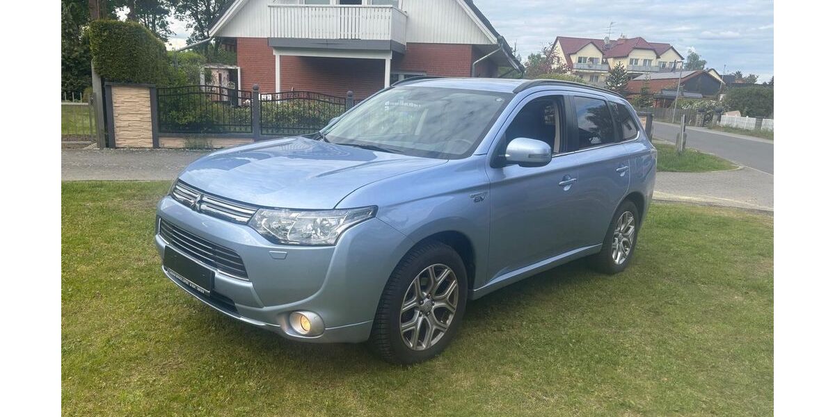 Mitsubishi Outlander 43.000 km 15.990 &euro; Oberkrämer 16727
