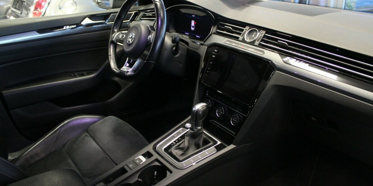 VW Arteon 2.0 TSI 4-Motion DSG R-Line 105.307 km 25.980 &euro; Euskirchen 53881